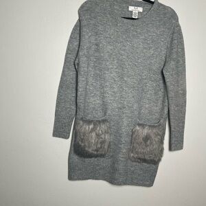 Magaschoni Gray Sweater with Faux Fur Accents